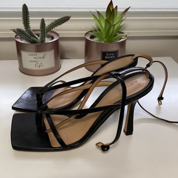 Authentic Bottega Veneta heels, box, and dust bag for each shoe - Picture 2 of 6